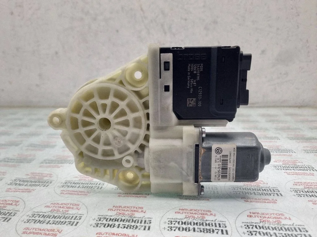 Aizmugurējā loga pacēlāja motoriņš 3AA959795