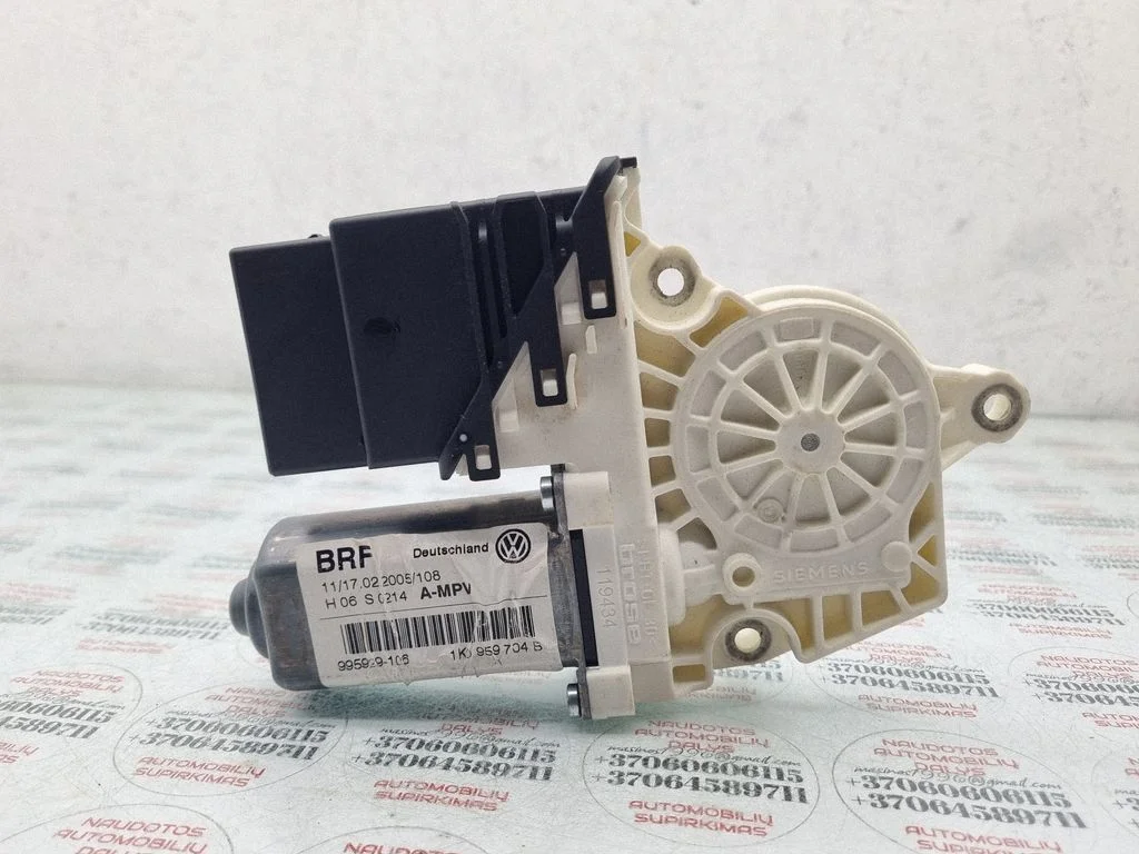 Aizmugurējā loga pacēlāja motoriņš 1K0959704B