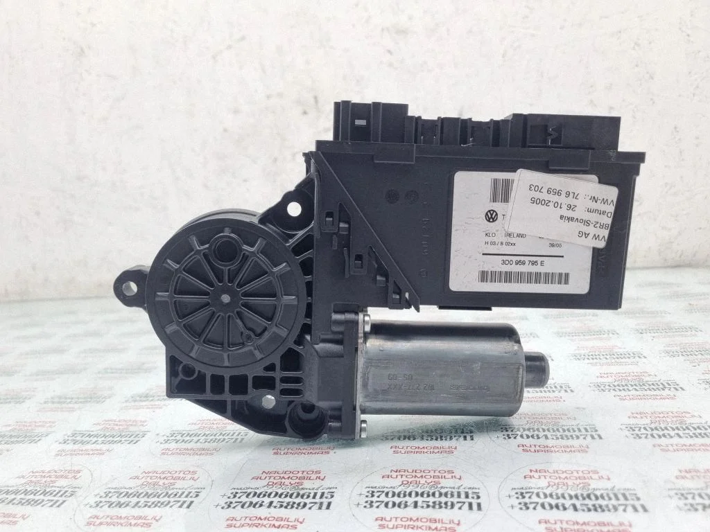 Rear door window regulator motor – Volkswagen Touareg I (2002-2010)