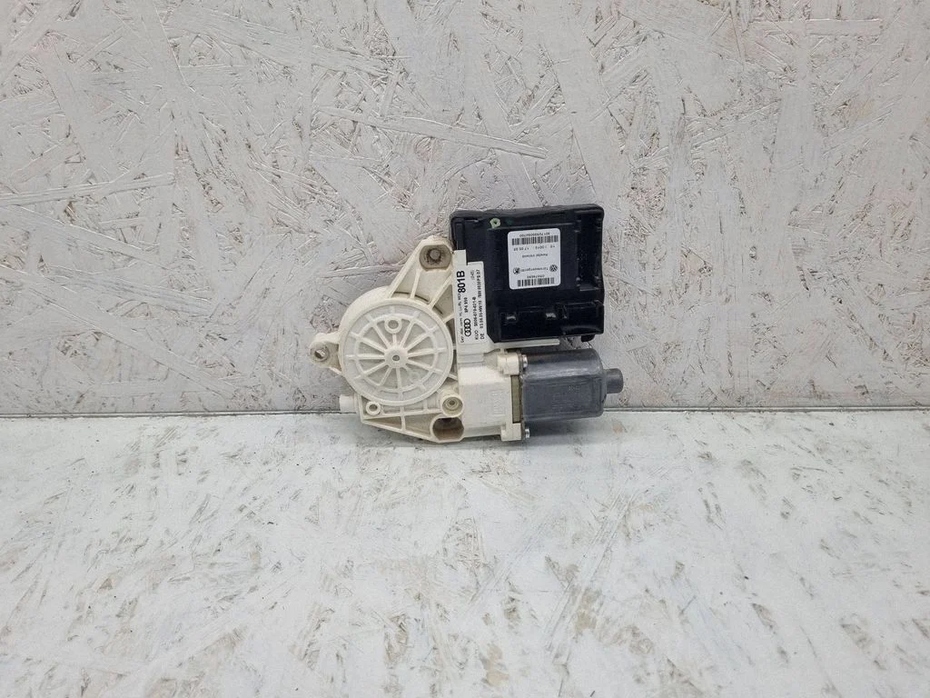 Rear door window regulator motor 8P4959801B