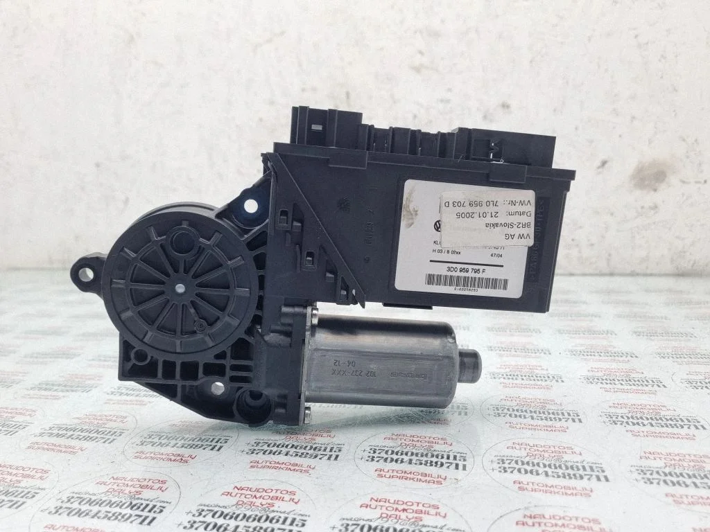 Aizmugurējā loga pacēlāja motoriņš 7L0959703D