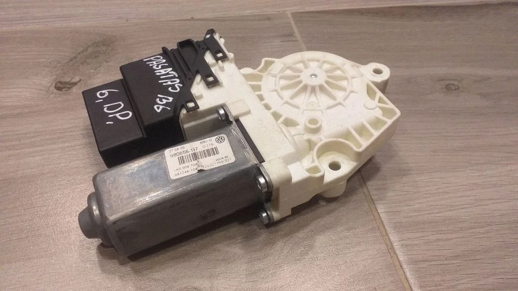Rear door window regulator motor 1K0959704F
