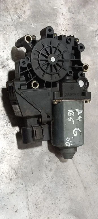 Rear door window regulator motor 05360014