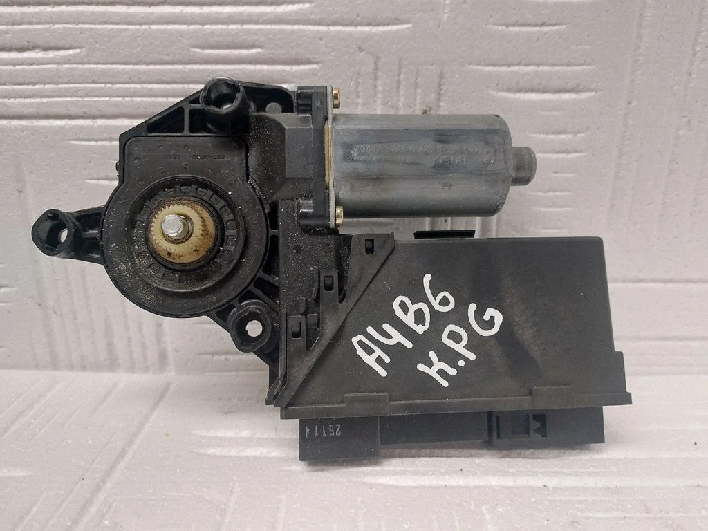 Aizmugurējā loga pacēlāja motoriņš FPG12V0130821767