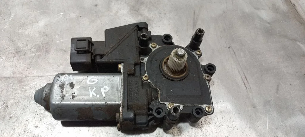 Rear door window regulator motor 05360014