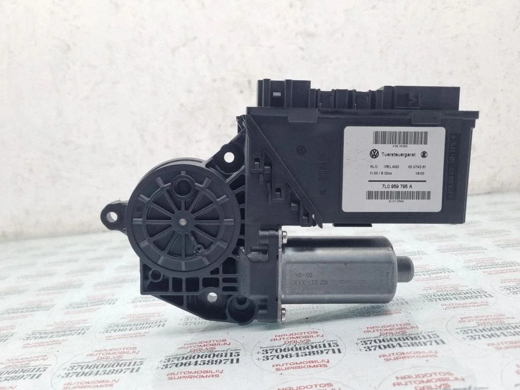 Rear door window regulator motor – Volkswagen Touareg I (2002-2010)