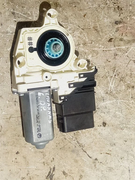 Rear door window regulator motor – Volkswagen Touran I (2003-2010)