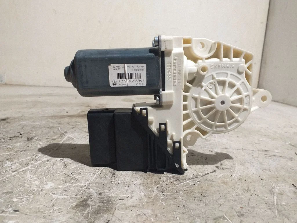 Rear door window regulator motor – Volkswagen Passat B6 (2005-2010)