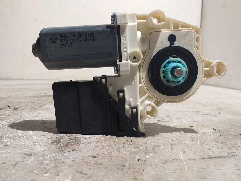 Rear door window regulator motor – Volkswagen Passat B6 (2005-2010)