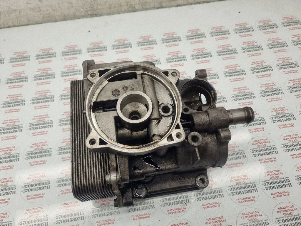 Oil filter mounting bracket – Volkswagen Touareg I (2002-2010)
