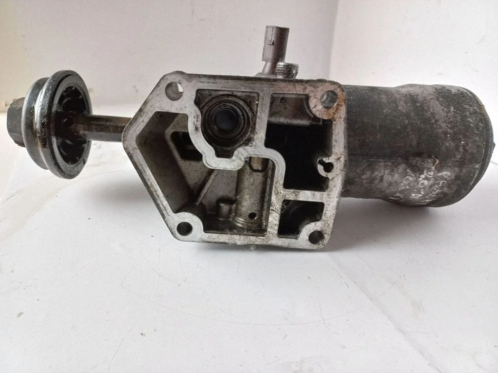 Oil filter mounting bracket 045115389K