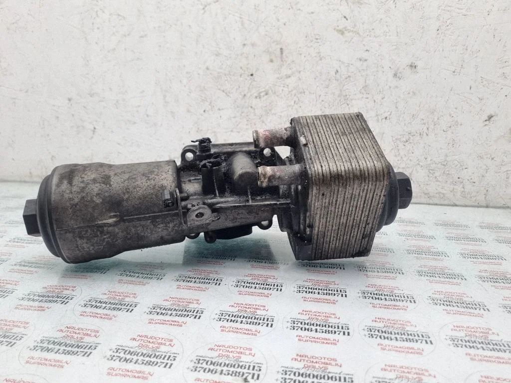 Oil filter mounting bracket 045115389G