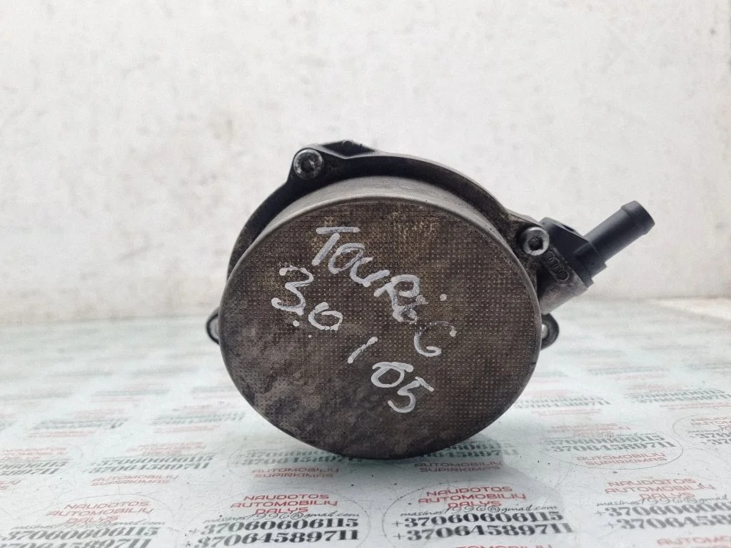 Vacuum pump – Volkswagen Touareg I (2002-2010)