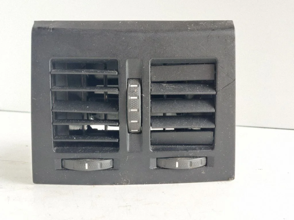 Dash center air vent grill – Skoda Octavia Mk2 (1Z) (2004-2013)