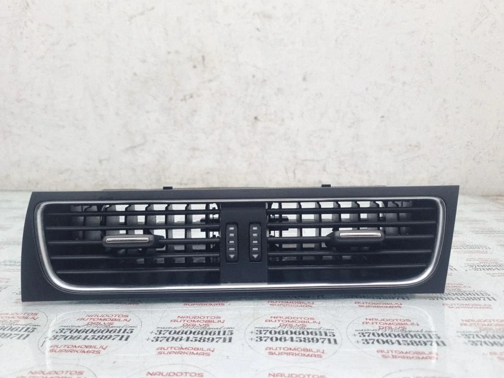 Dash center air vent grill – Audi A4 Allroad B8 (2008-2016)
