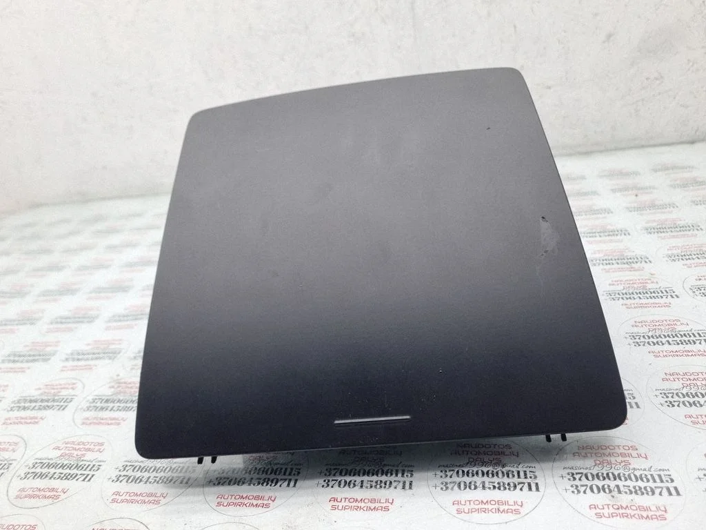 Glove box 1T1857921B