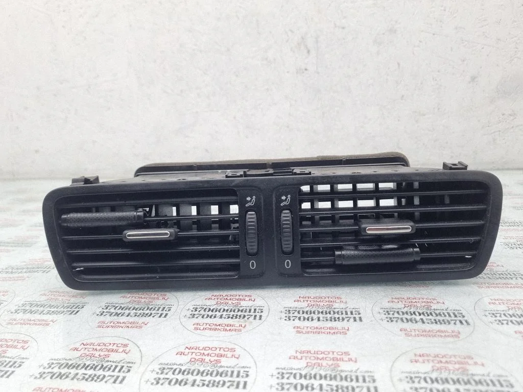 Dash center air vent grill – Volkswagen Passat CC (2008-2016)