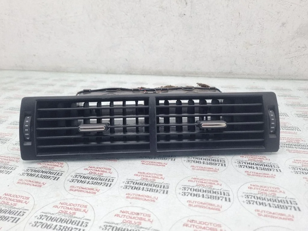 Armatuurlaua keskmine õhutusrest – Audi A4 S4 B6 8E 8H (2001-2005)