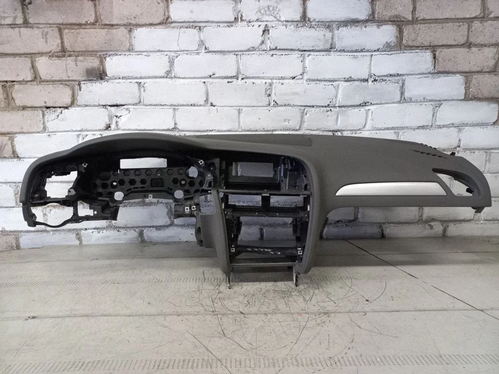 Deska rozdzielcza – Audi A4 Allroad B8 (2008-2016)