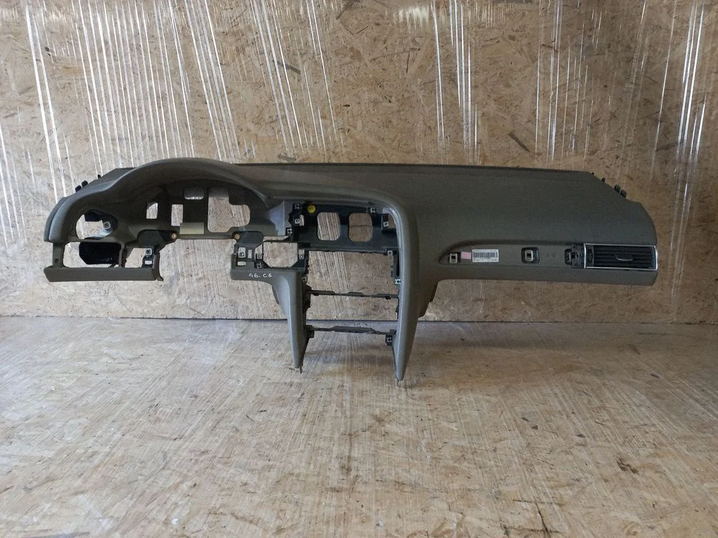 Dashboard 4F1656041