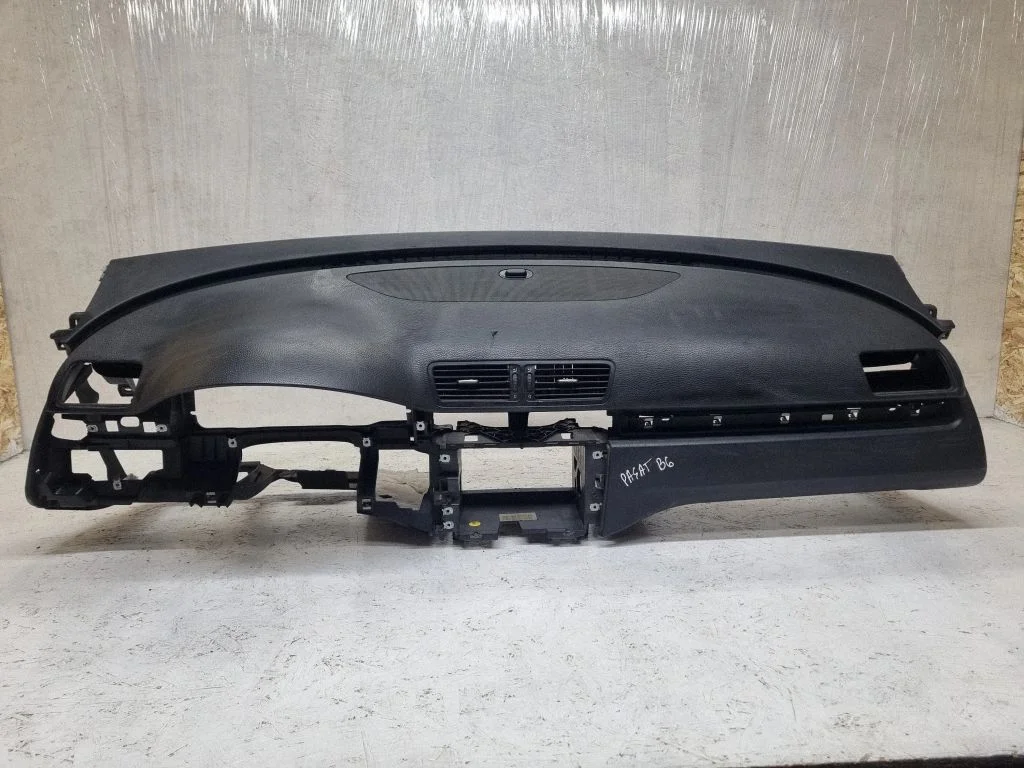 Dashboard 3C1857003QT