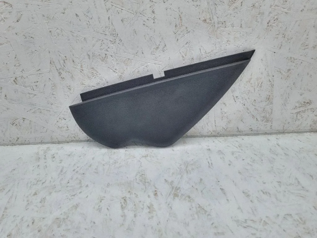 Dashboard lower bottom trim panel – Volkswagen Touran I (2003-2010)