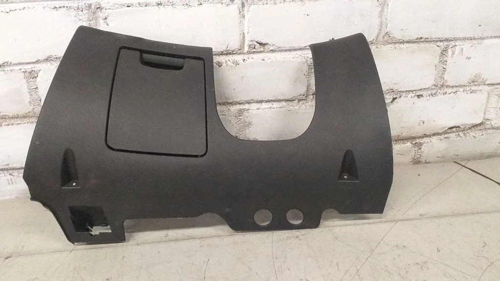 Dashboard lower bottom trim panel 1Z1857923