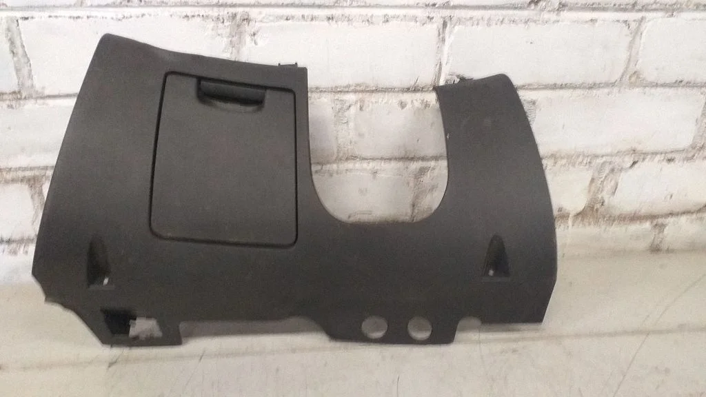 Dashboard lower bottom trim panel 1Z1857923