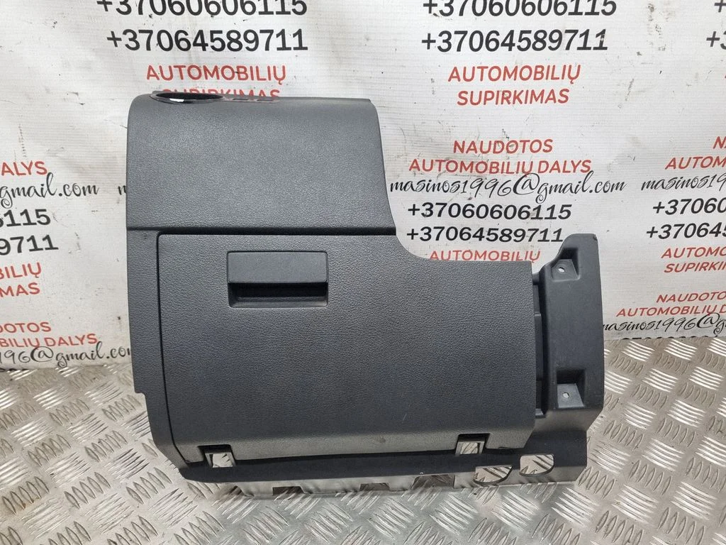 Dashboard lower bottom trim panel – Volkswagen Touran I (2003-2010)