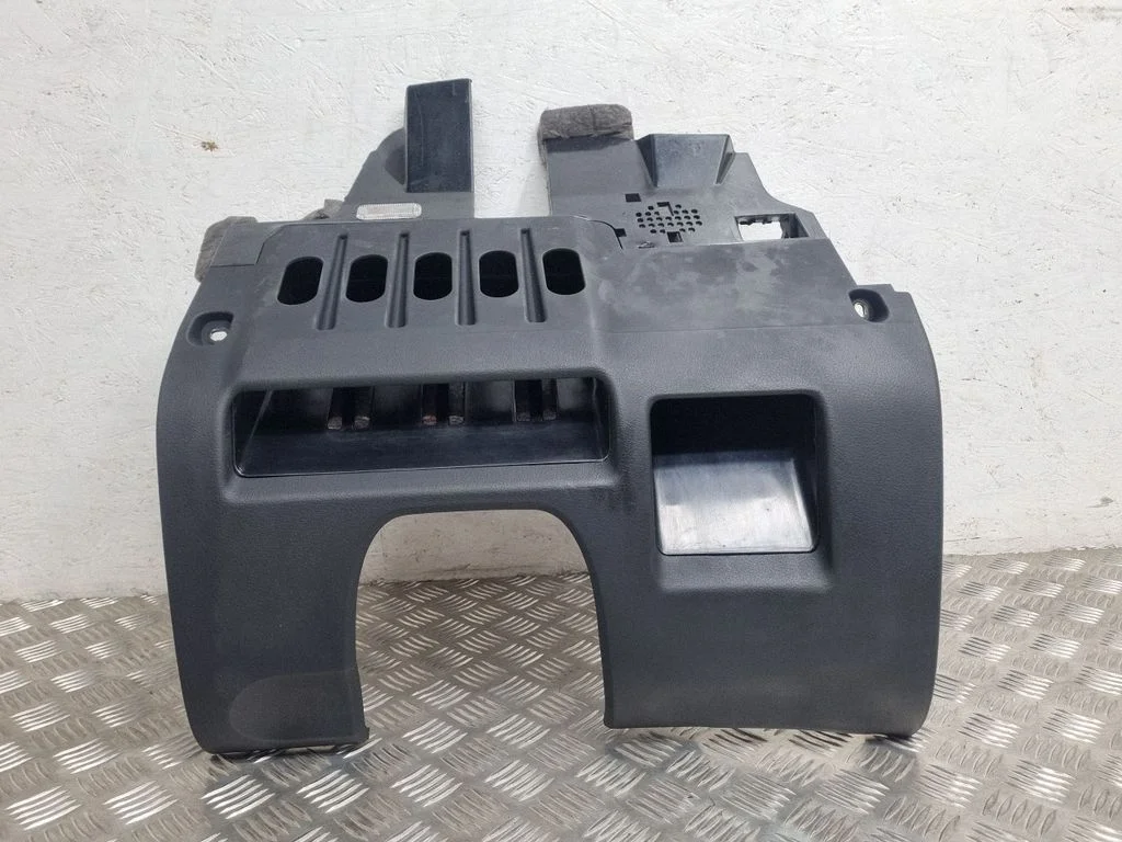 Paneļa apdares panelis (apakšējais) – Audi A4 S4 B7 8E 8H (2005-2008)