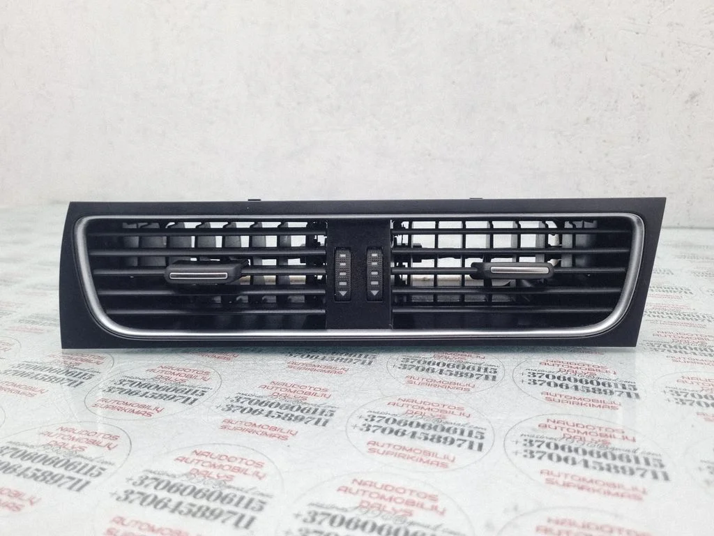Armatuurlaua keskmine õhutusrest – Audi A4 Allroad B8 (2008-2016)