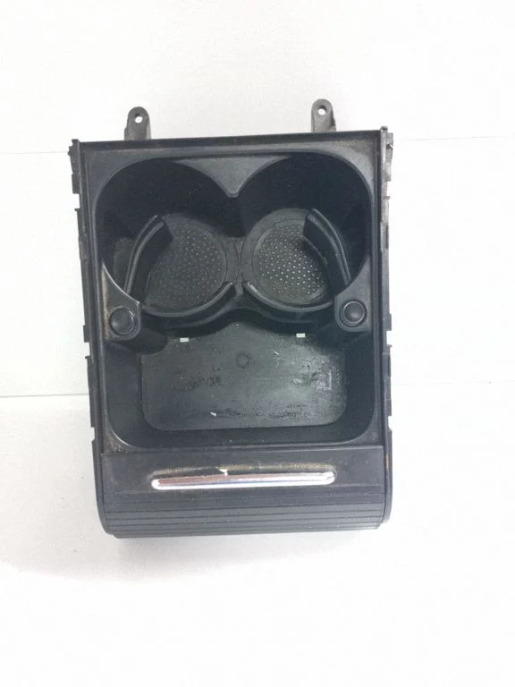 Cup holder – Volkswagen Passat B6 (2005-2010)