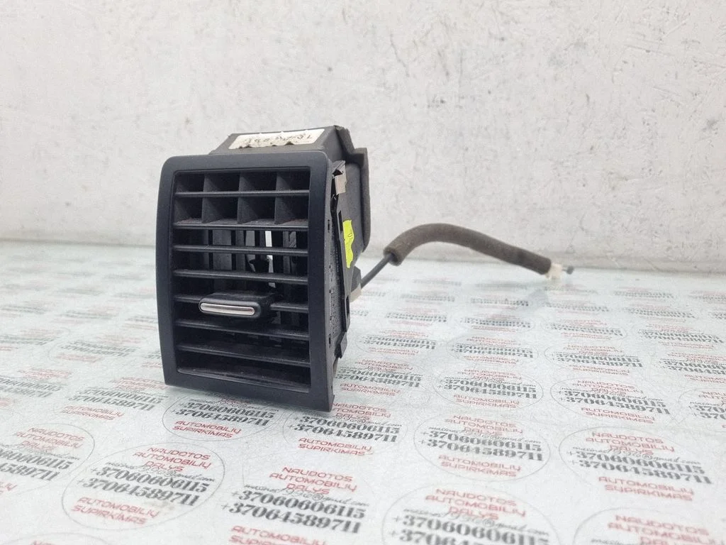 Dashboard side air vent grill/cover trim – Volkswagen Touareg I (2002-2010)