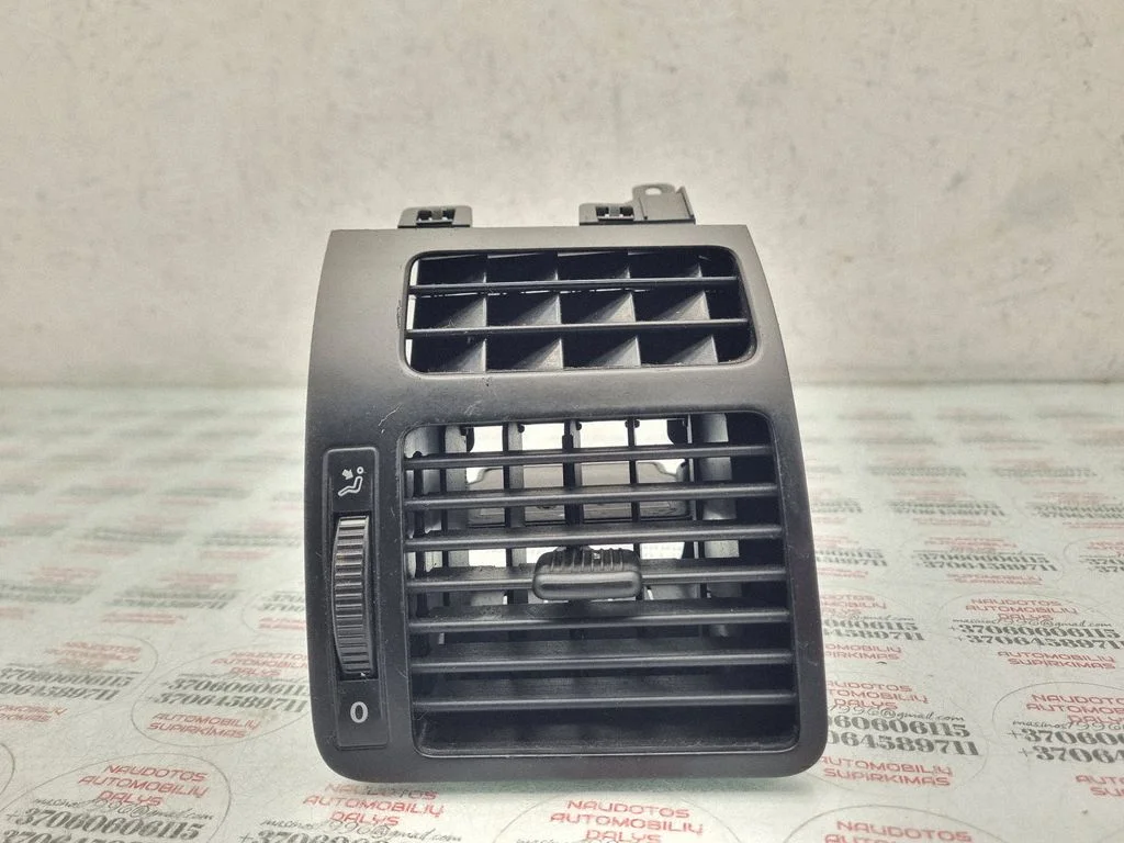 Dashboard side air vent grill/cover trim – Volkswagen Touran I (2003-2010)