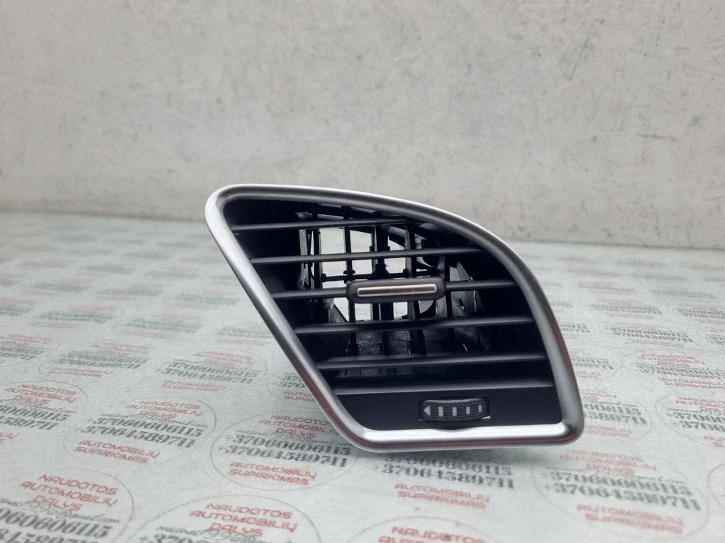 Armatuurlaua külje õhutusresti kate – Audi A4 Allroad B8 (2008-2016)