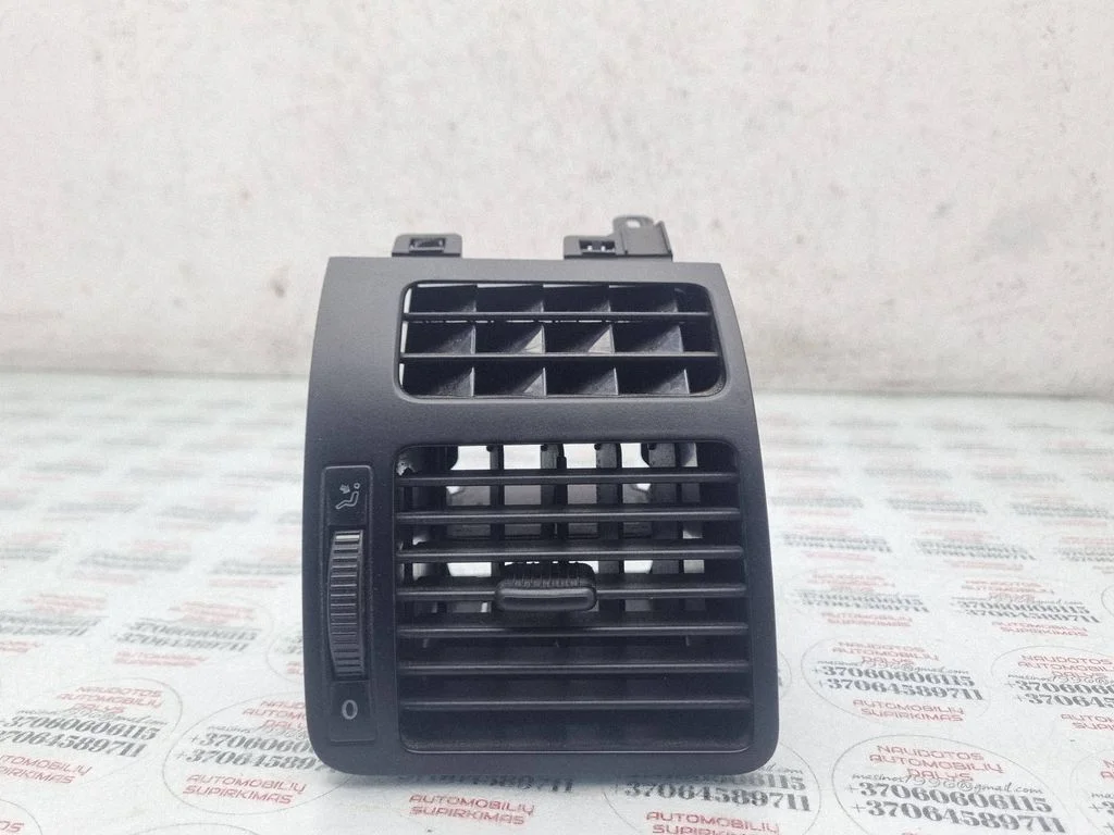 Dashboard side air vent grill/cover trim – Volkswagen Touran I (2003-2010)