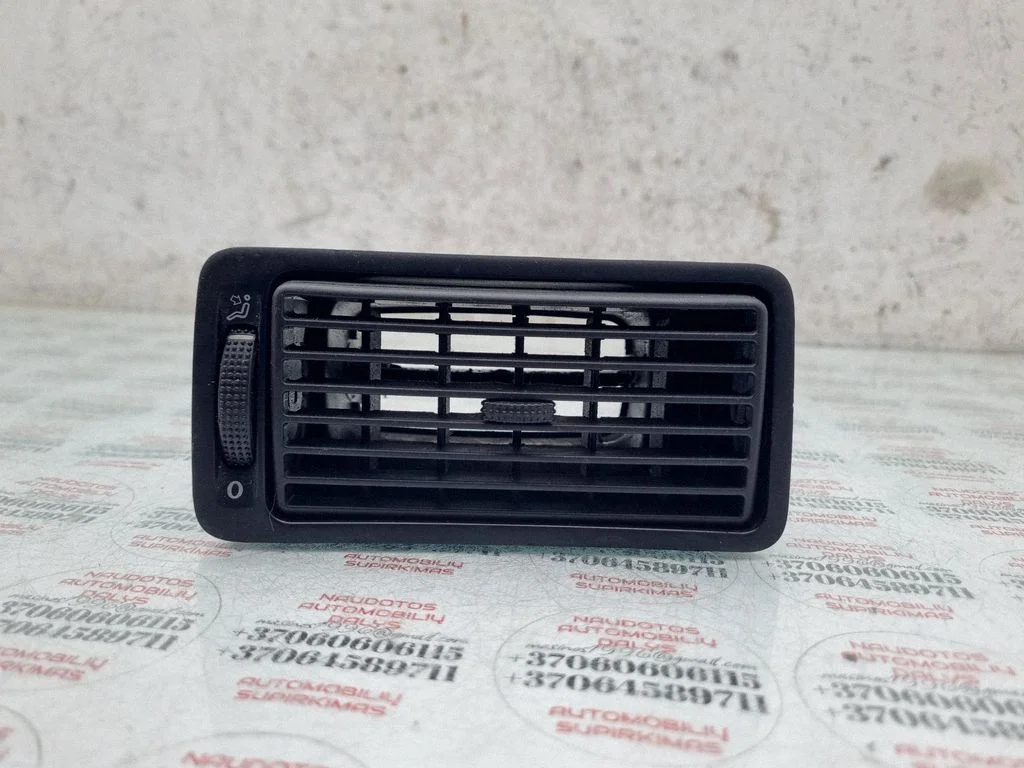 Armatuurlaua külje õhutusresti kate – Volkswagen Golf IV (1998-2005)