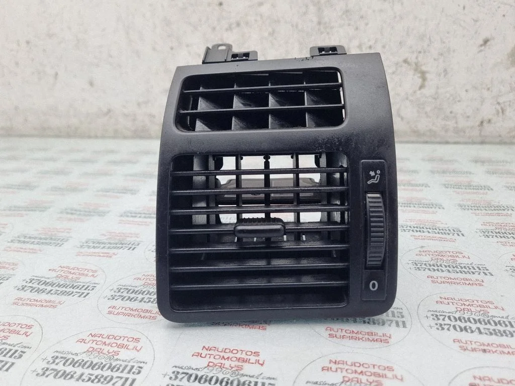 Armatuurlaua külje õhutusresti kate – Volkswagen Touran I (2003-2010)