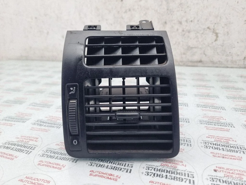 Dashboard side air vent grill/cover trim – Volkswagen Touran I (2003-2010)