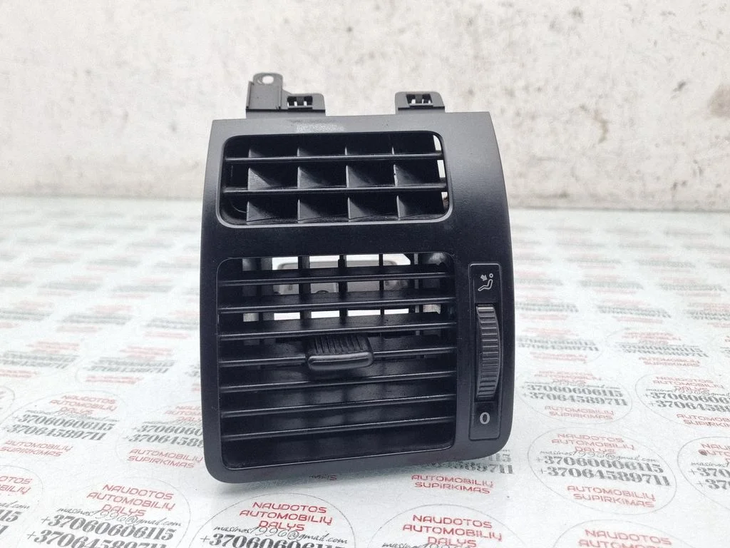 Dashboard side air vent grill/cover trim – Volkswagen Touran I (2003-2010)