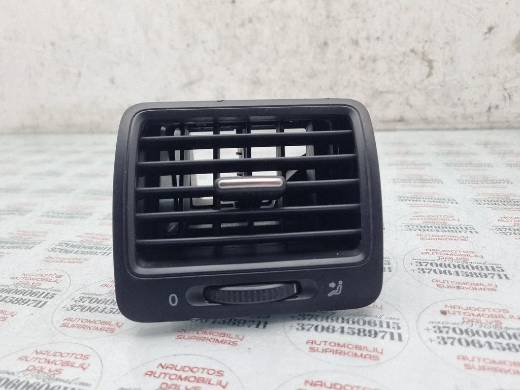 Dashboard side air vent grill/cover trim – Volkswagen Jetta V (2005-2010)