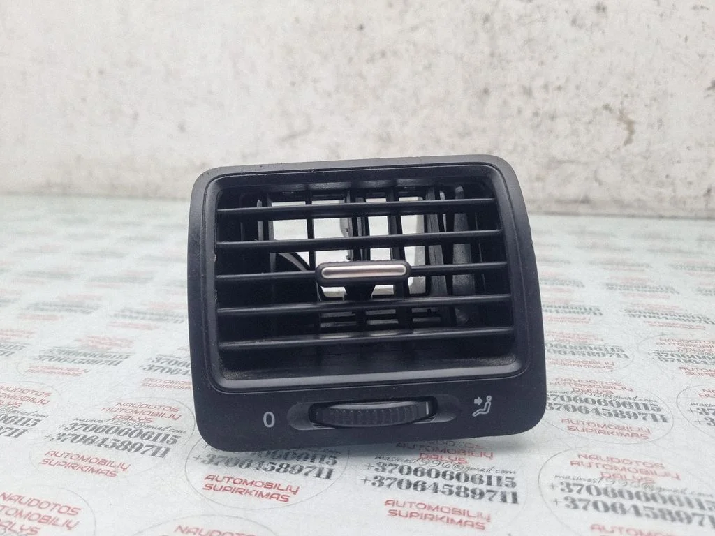 Dashboard side air vent grill/cover trim – Volkswagen Jetta V (2005-2010)