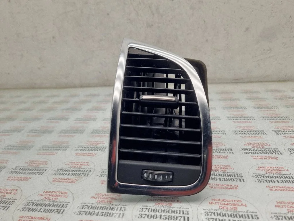 Armatuurlaua külje õhutusresti kate – Audi Q7 4L (2005-2015)
