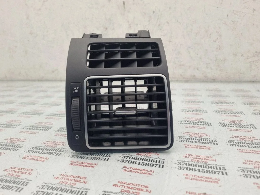 Dashboard side air vent grill/cover trim – Volkswagen Touran II (2010-2016)