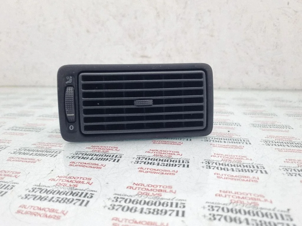Armatuurlaua külje õhutusresti kate – Volkswagen Golf IV (1998-2005)