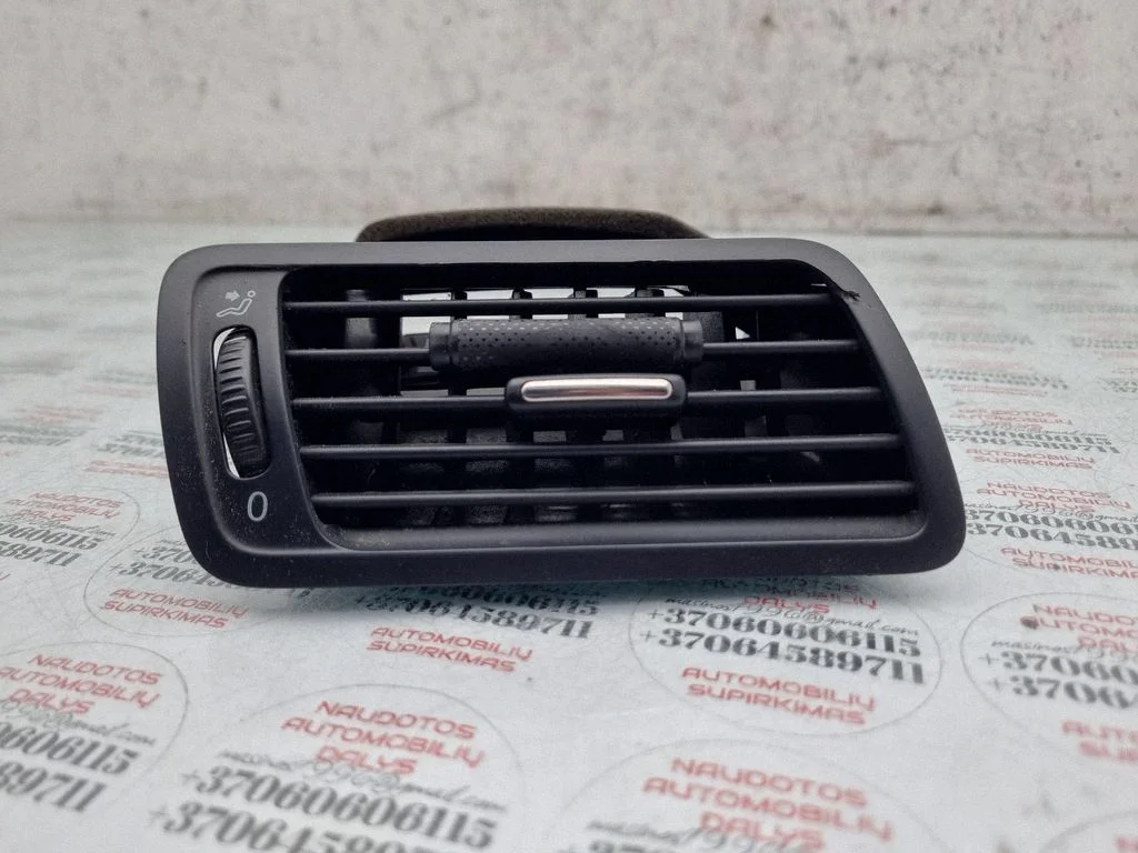 Dashboard side air vent grill/cover trim 3C1819702E