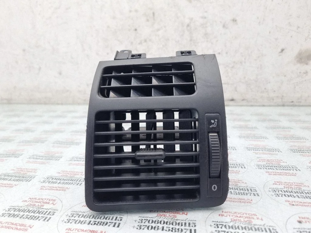 Dashboard side air vent grill/cover trim – Volkswagen Touran I (2003-2010)