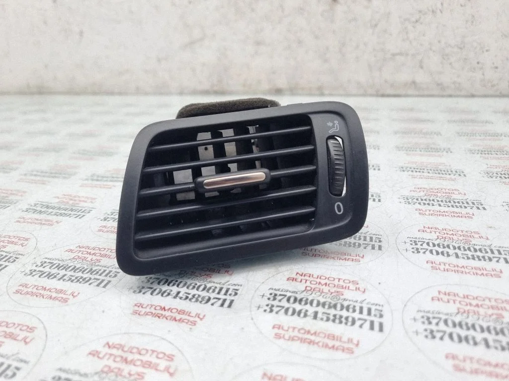 Dashboard side air vent grill/cover trim 3C1819701E