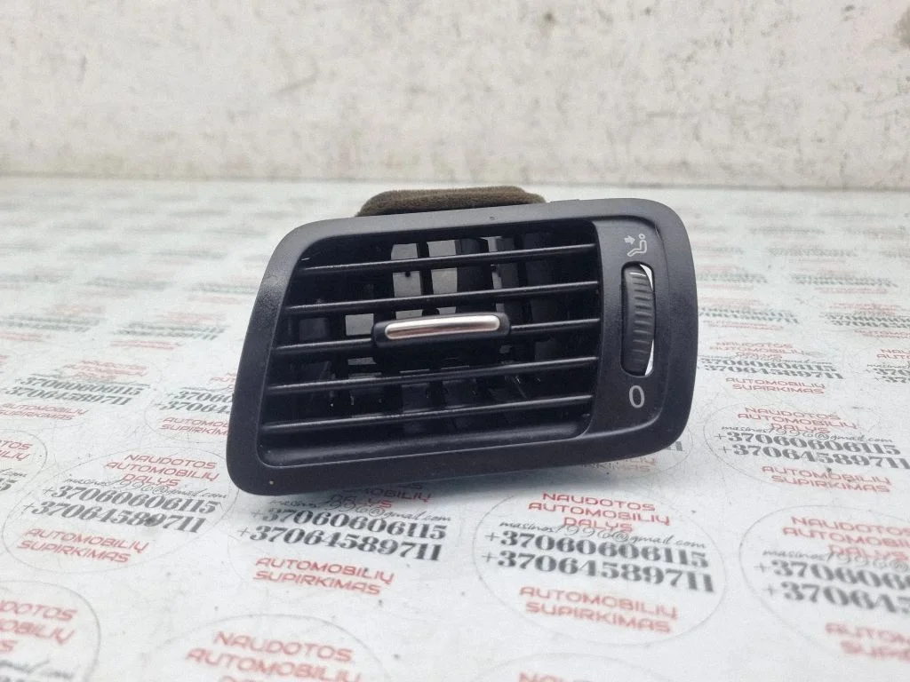 Dashboard side air vent grill/cover trim 3C1819701E
