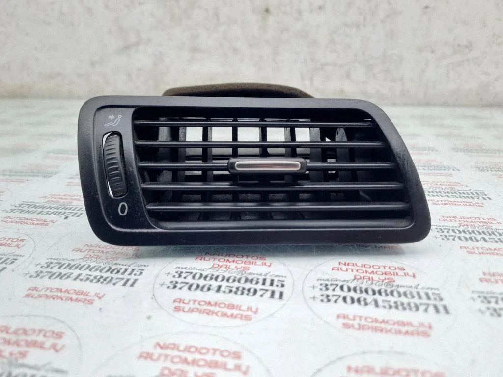 Dashboard side air vent grill/cover trim 3C1819702E